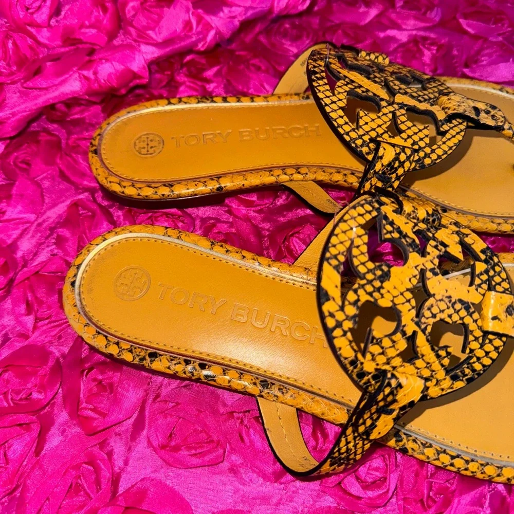 Tory Burch MILLER SANDAL, EMBOSSED LEATHER